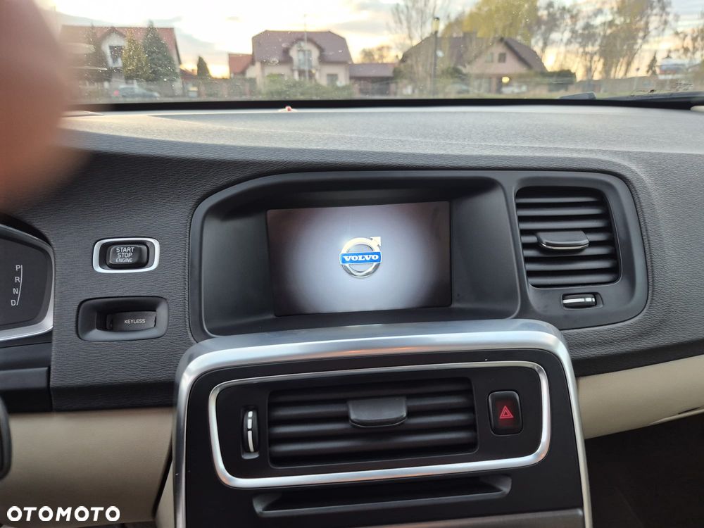 Volvo V60 D6 AWD Plug-in Hybrid Summum - 15