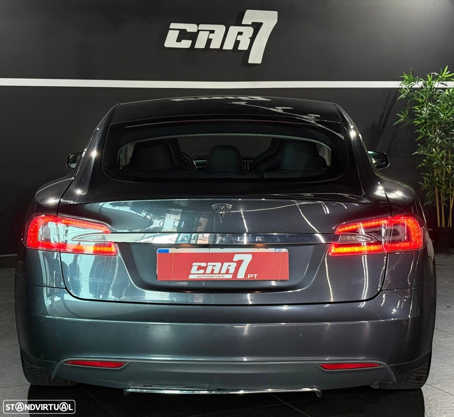 Tesla Model S 85D - 5