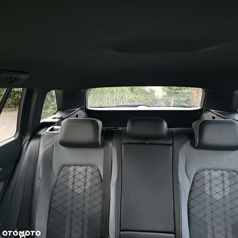 Volkswagen Golf - 27