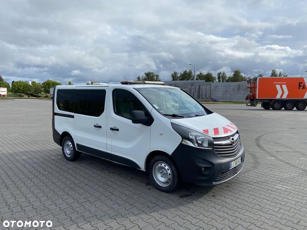 Opel Ambulans Karetka vivaro - 8