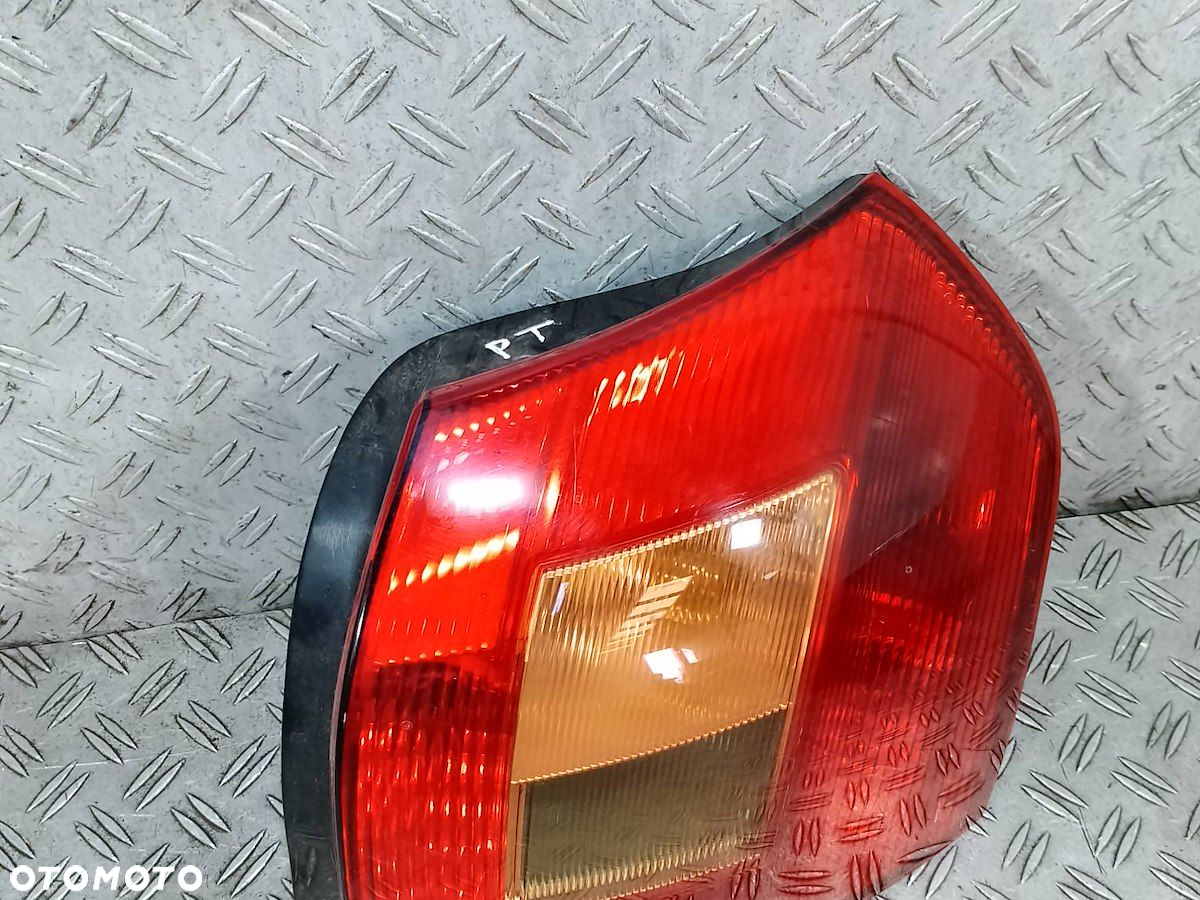 LAMPA TYLNA PRAWA TOYOTA COROLLA E12 HATCHBACK - 8