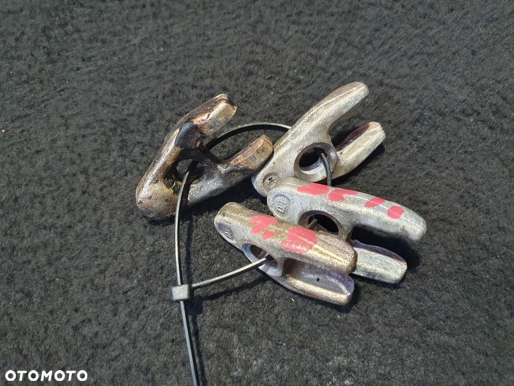 RENAULT SCENIC II MOCOWANIE RAMIĘ WTRYSKÓW ŁAPKA 1.9 DCI KOMPLET 4 SZT - 1