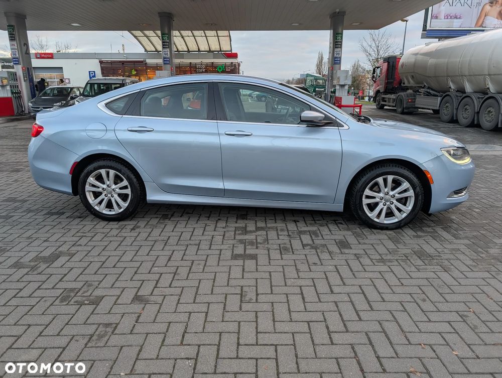 Chrysler 200 - 5