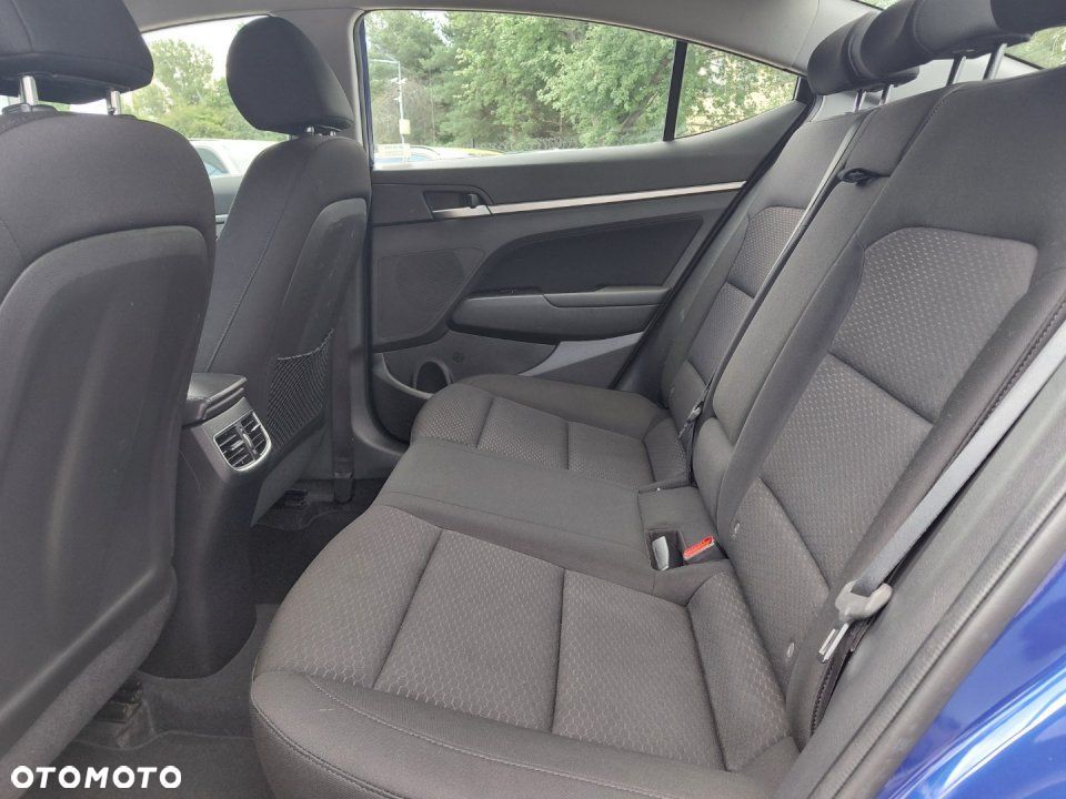 Hyundai Elantra - 13