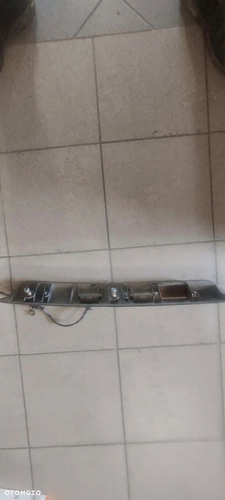 Listwa blenda oświetlenia tablicy rejestracyjnej vw t5 t6 wersja z drzwiami - 3