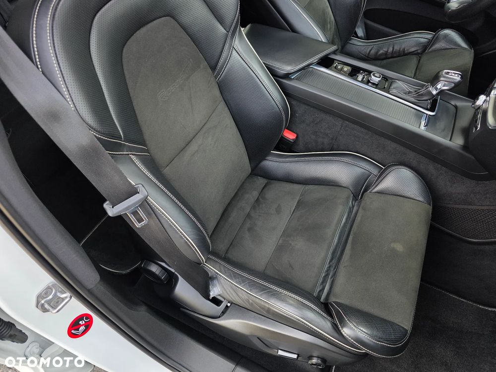 Volvo XC 60 D5 AWD R-Design - 17