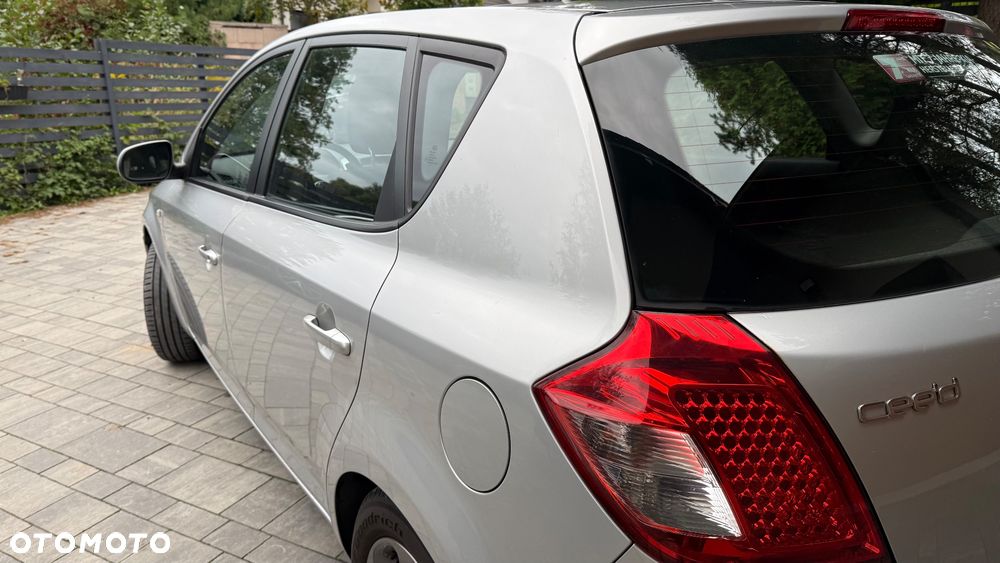 Kia Ceed 1.4 CVVT Attract - 16