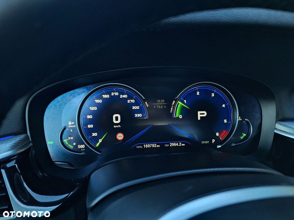 BMW Seria 5 520d M Sport Edition - 14