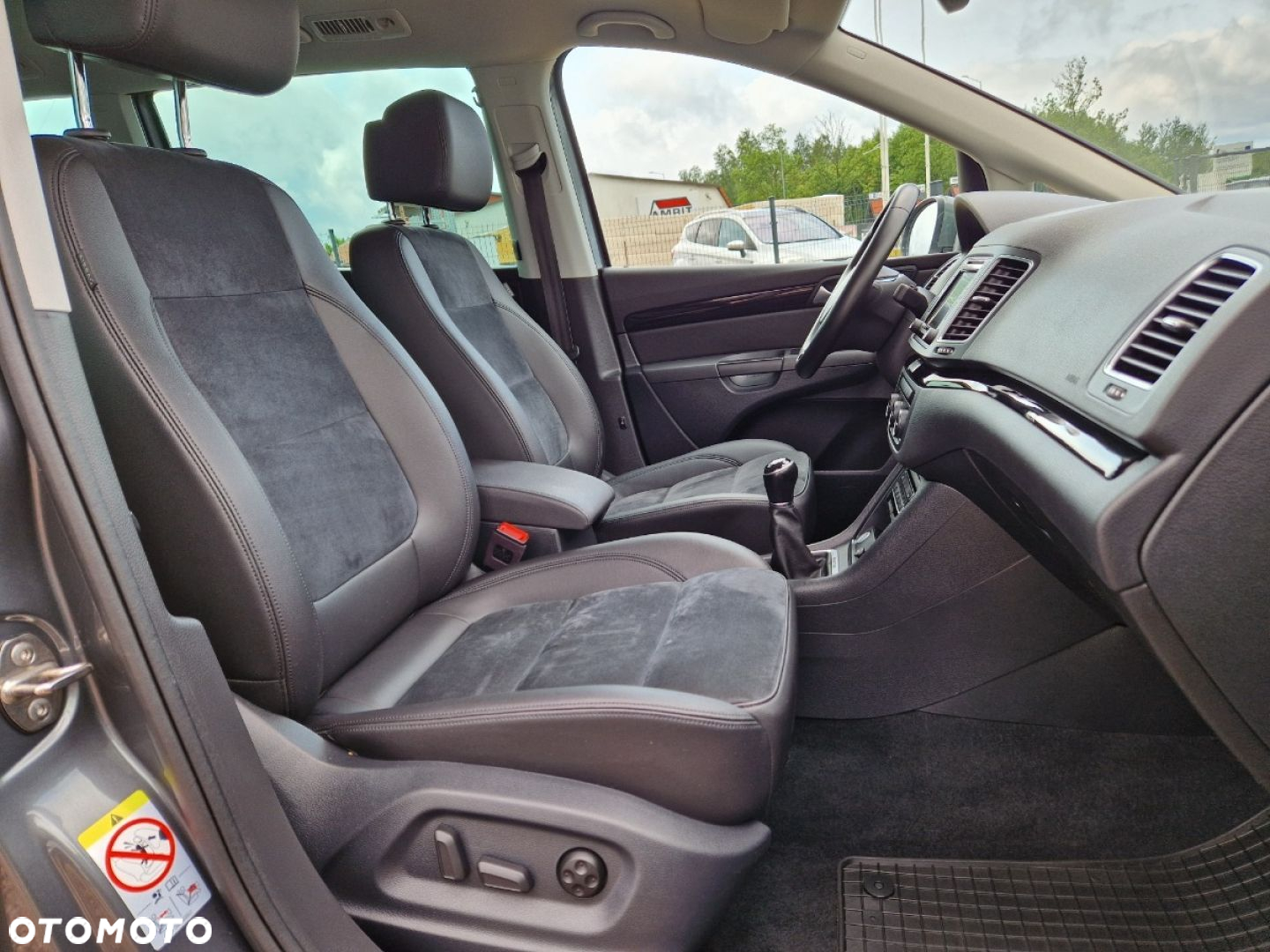 Volkswagen Sharan 2.0 TDI 4MOTION Highline - 33