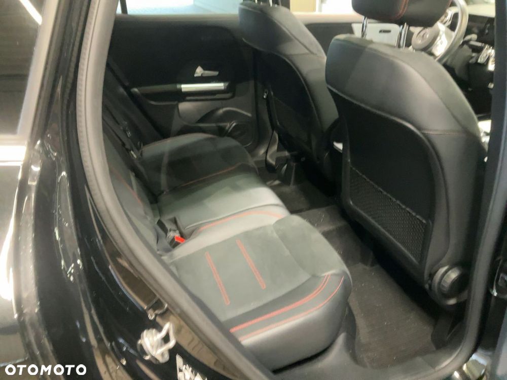 Mercedes-Benz GLA 250 4-Matic AMG Line - 6