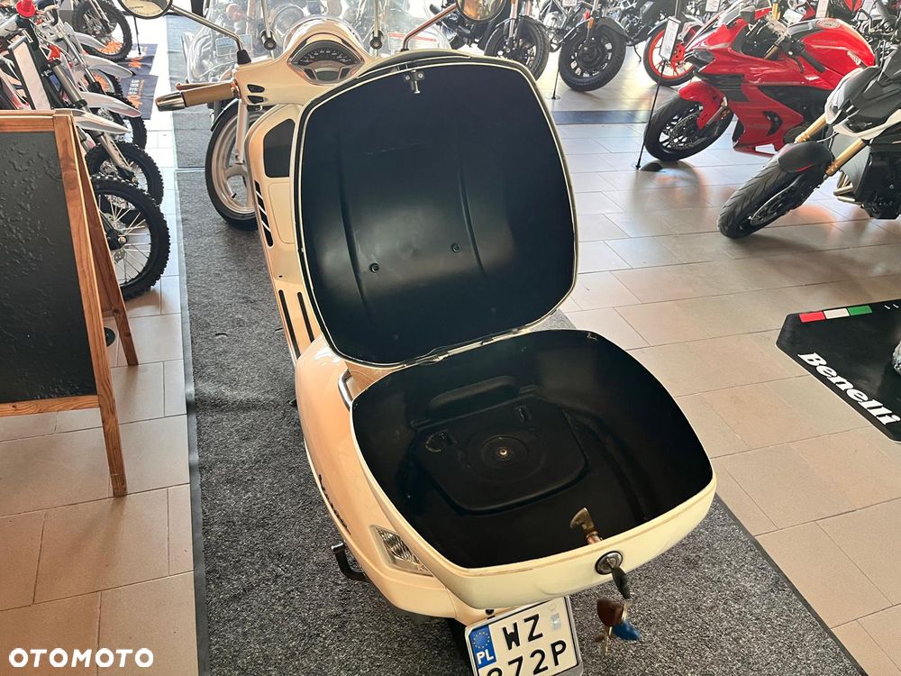 Piaggio Vespa - 14