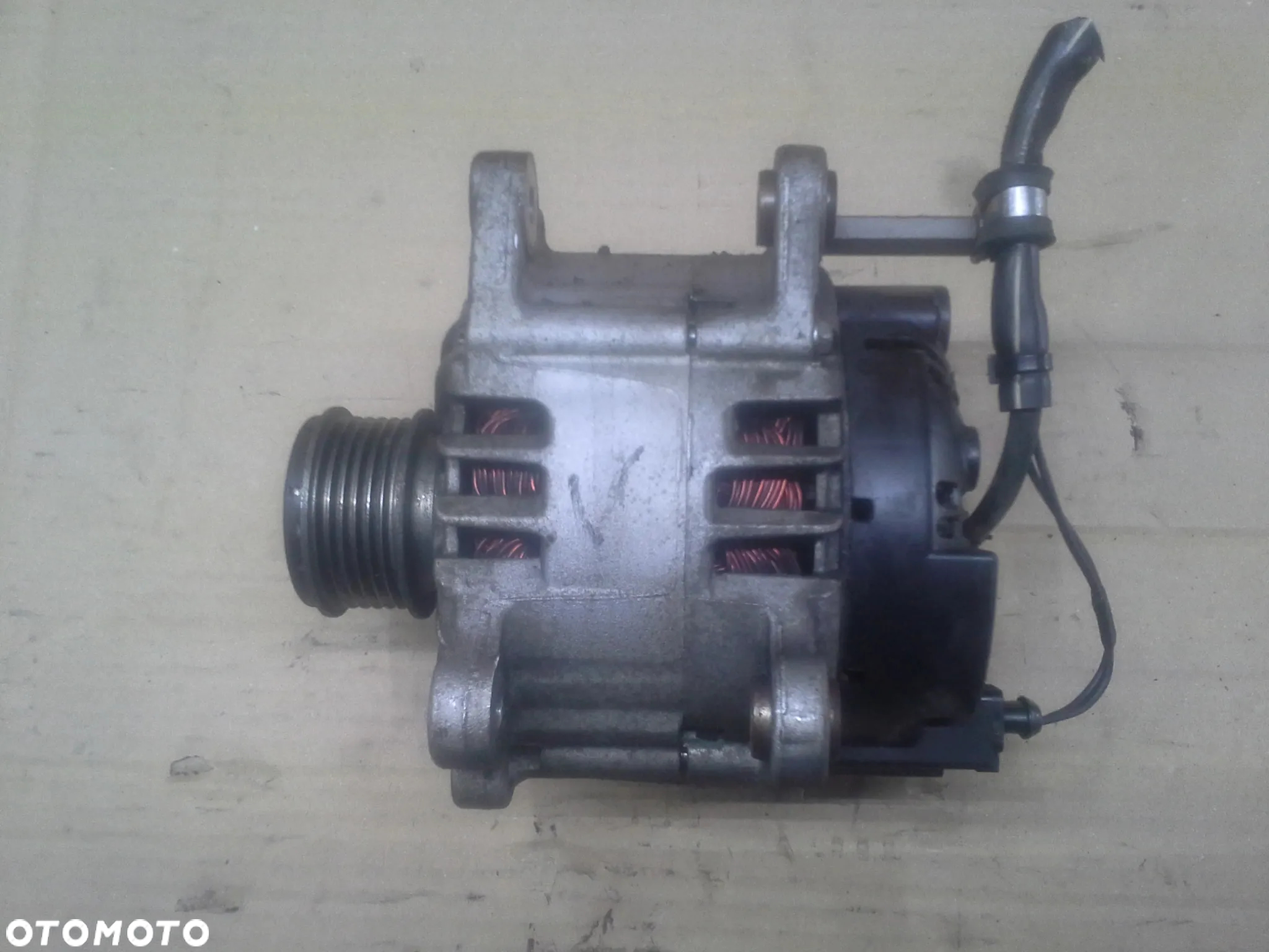 Volkswagen Sirocco 2.0 TDi alternator Valeo 03L903023F  TG14C026  2607703A - 6
