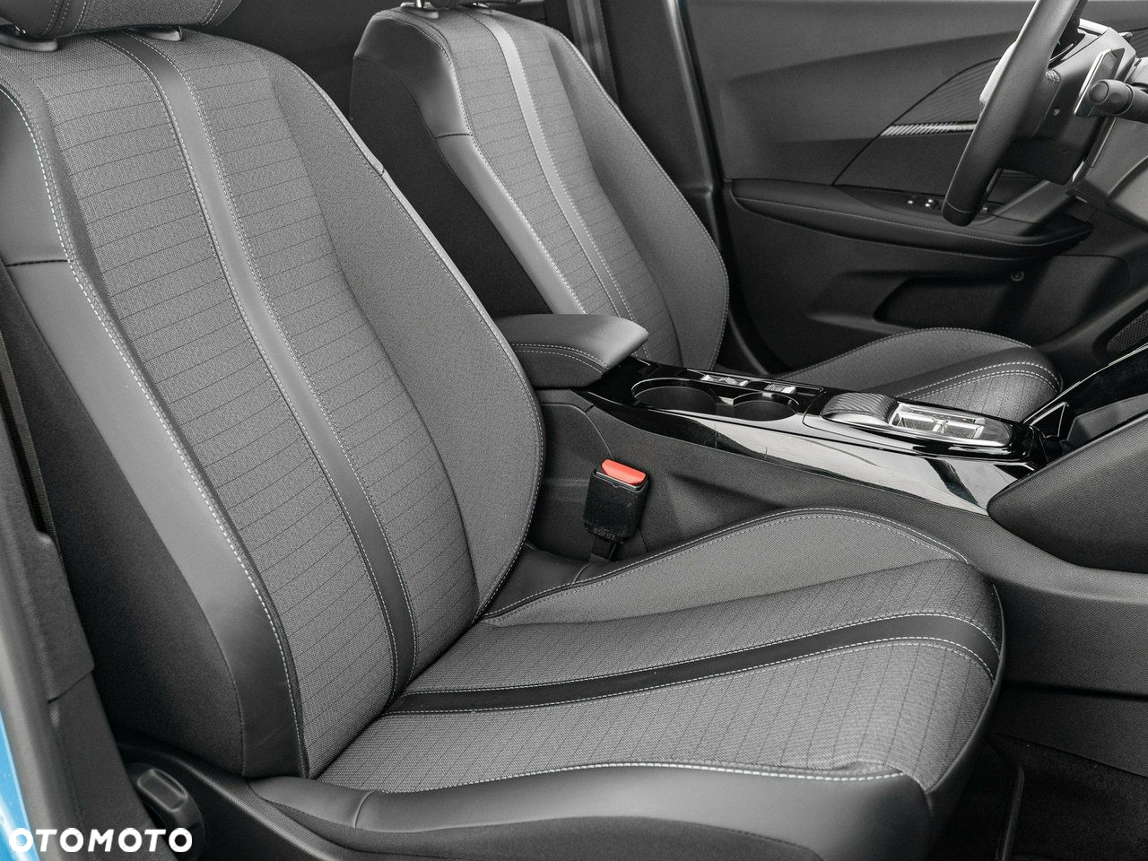 Peugeot 2008 1.2 PureTech Allure S&S EAT8 - 33