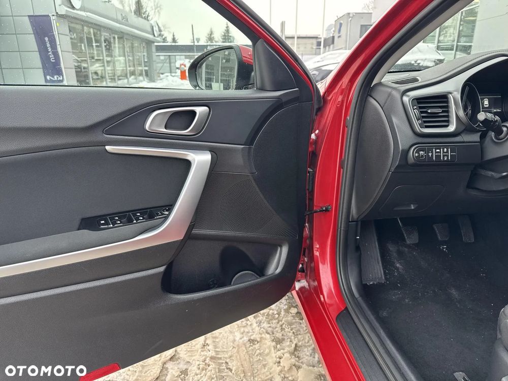 Kia Ceed 1.5 T-GDI M - 10