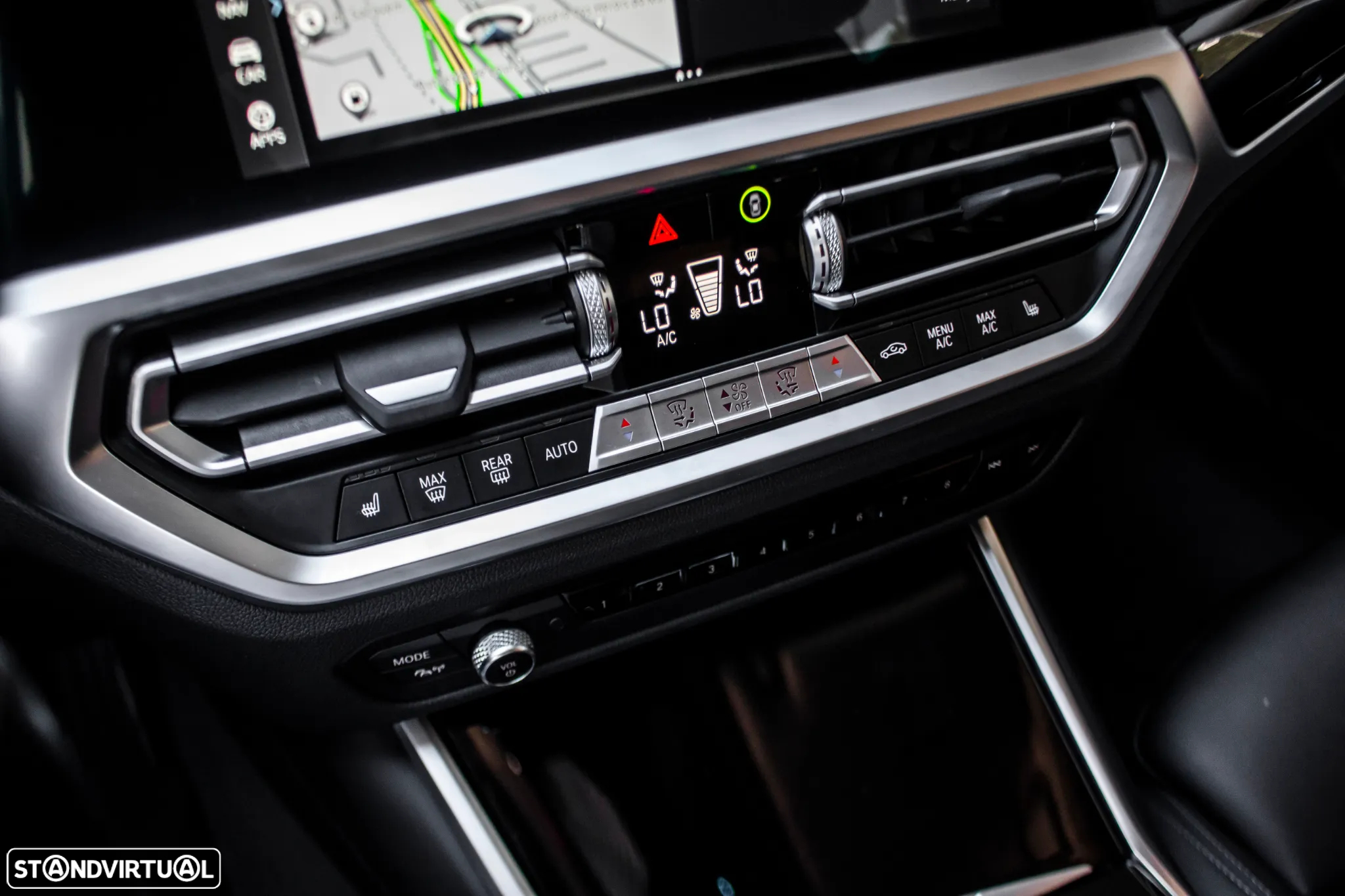 BMW 330 e Touring Line Luxury Auto - 25