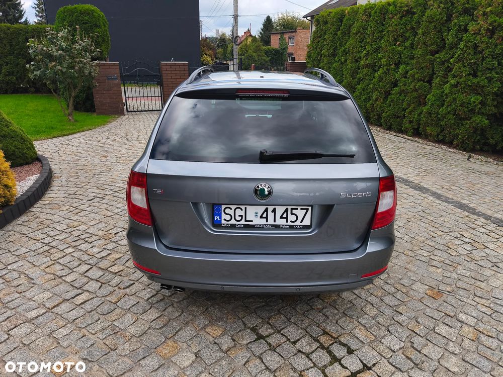 Skoda Superb 1.8 TSI FAMILY - 12