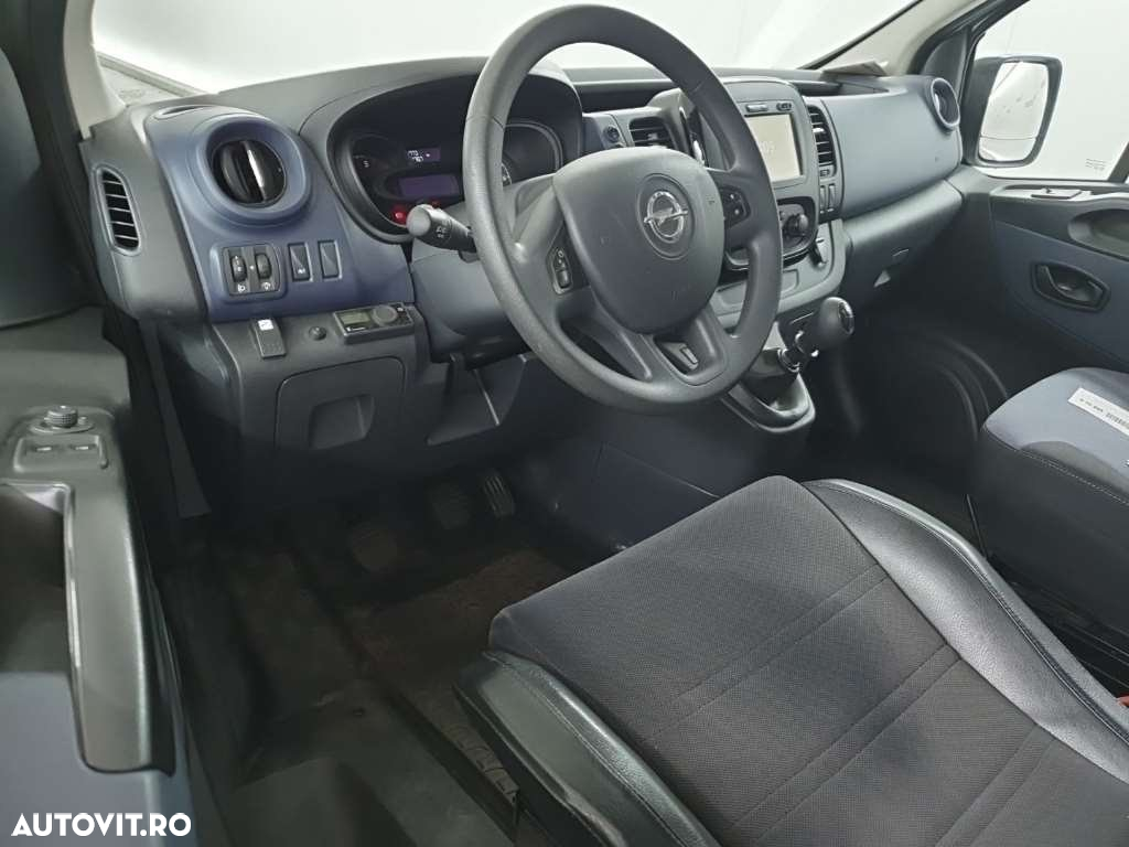 Opel Vivaro - 8