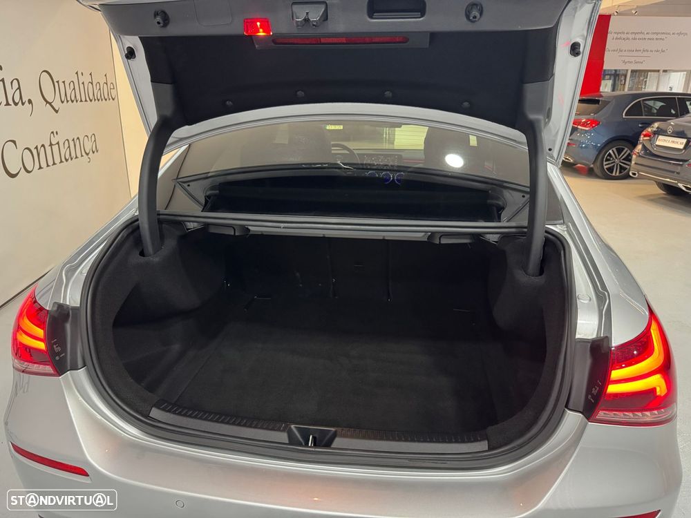 Mercedes-Benz A 180 Limousine d Style Plus Aut. - 48