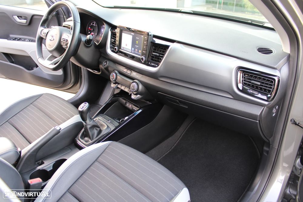 Kia Stonic 1.6 CRDi Easy - 18