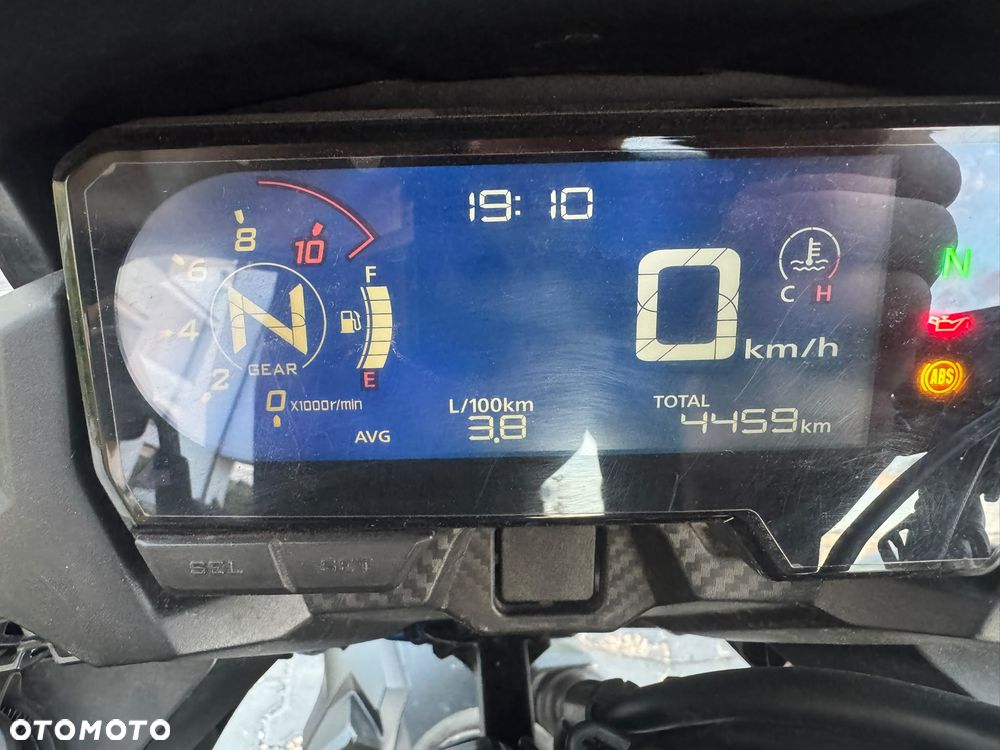Honda CB - 8