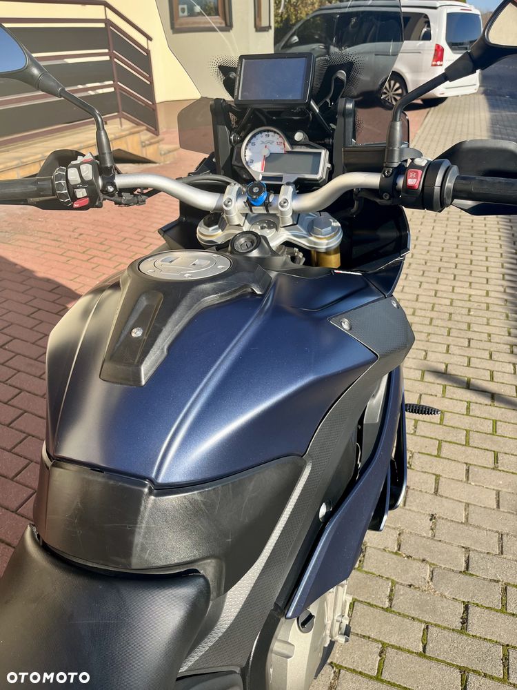 BMW XR - 10