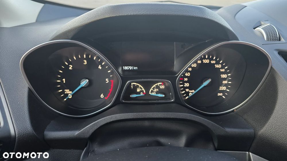 Ford Kuga - 12