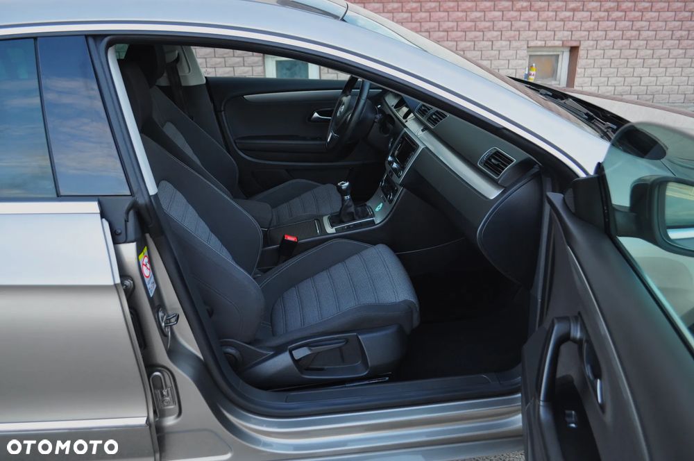 Volkswagen Passat CC - 24