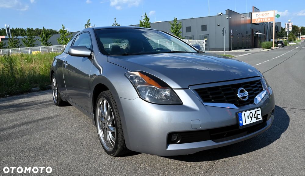 Nissan Altima - 5
