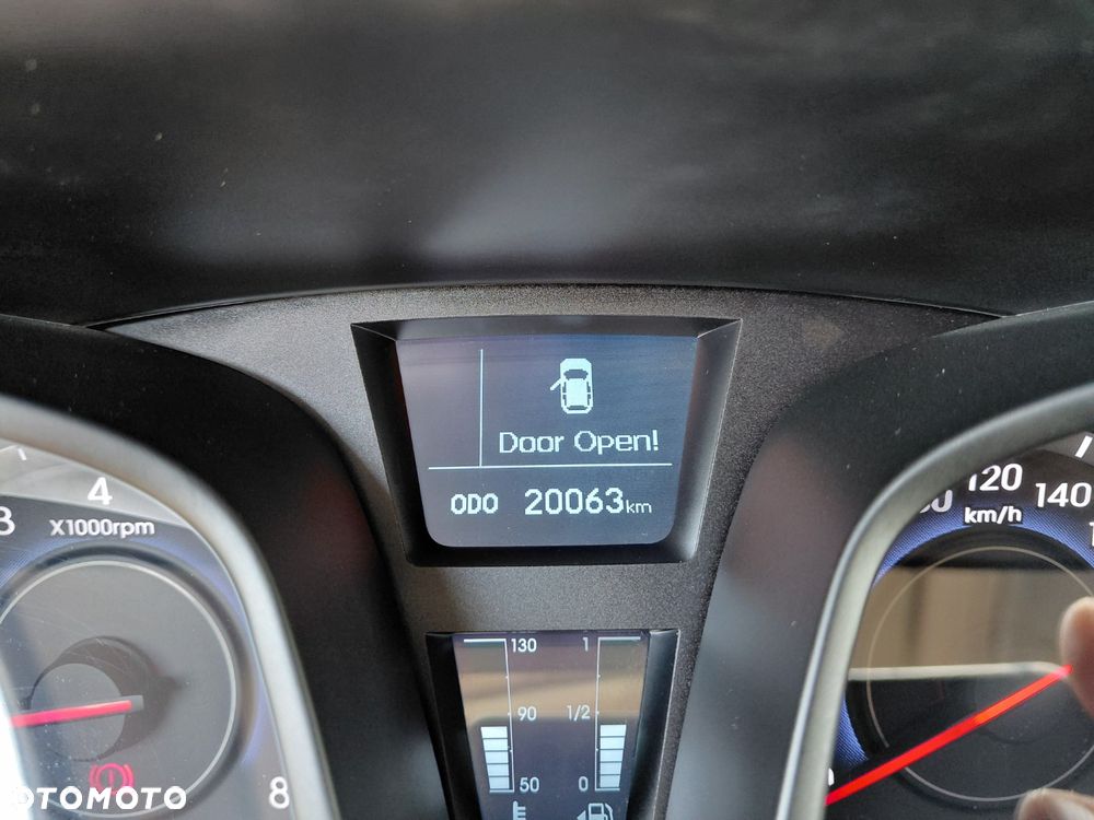Hyundai ix20 1.4 Premium blue - 11