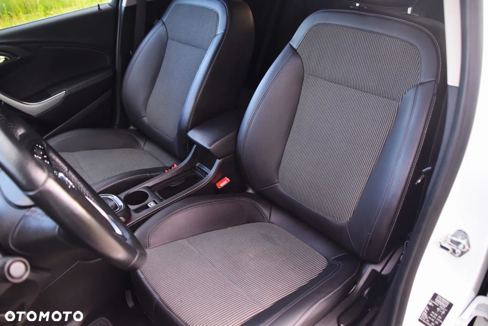 Opel Astra 1.6 Turbo White Edition - 8