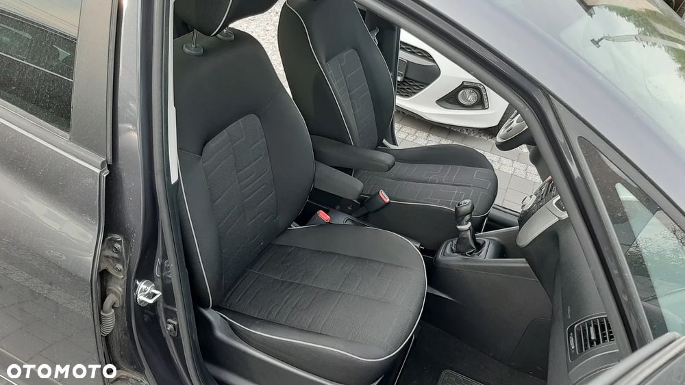 Kia Venga 1.4 CVVT Business Line - 21