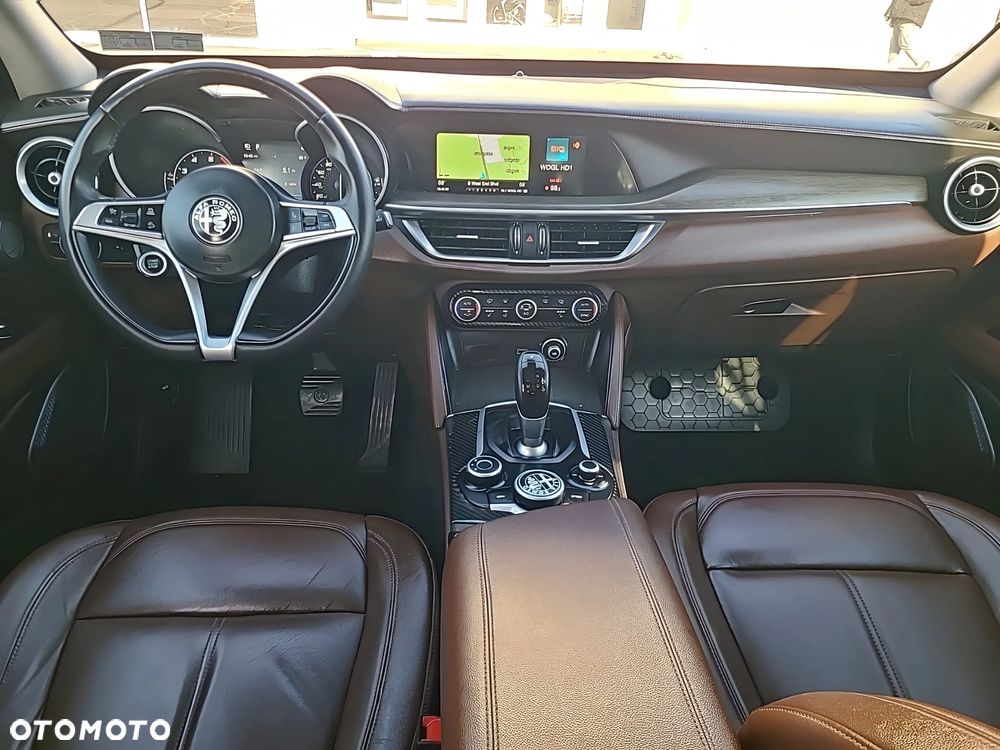 Alfa Romeo Stelvio 2.0 Turbo 16V AT8-Q4 Ti - 10