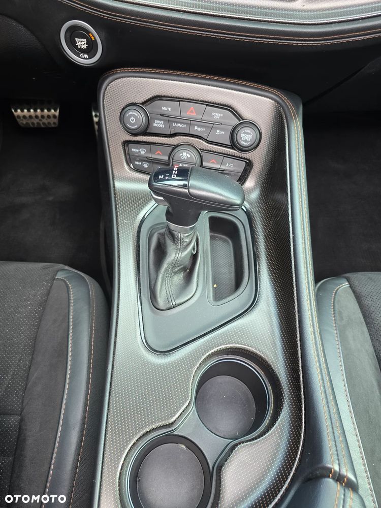 Dodge Challenger - 18
