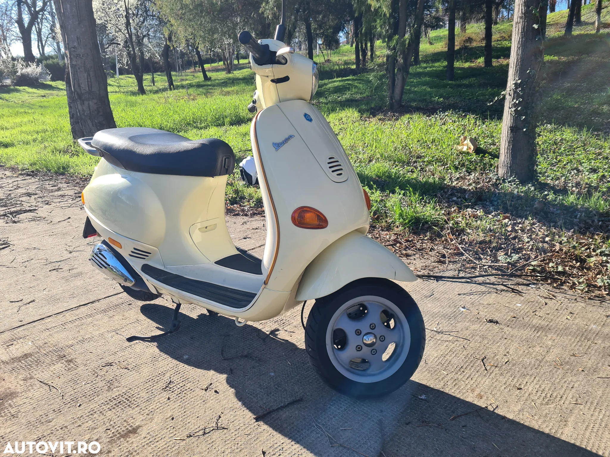 Piaggio Vespa - 9