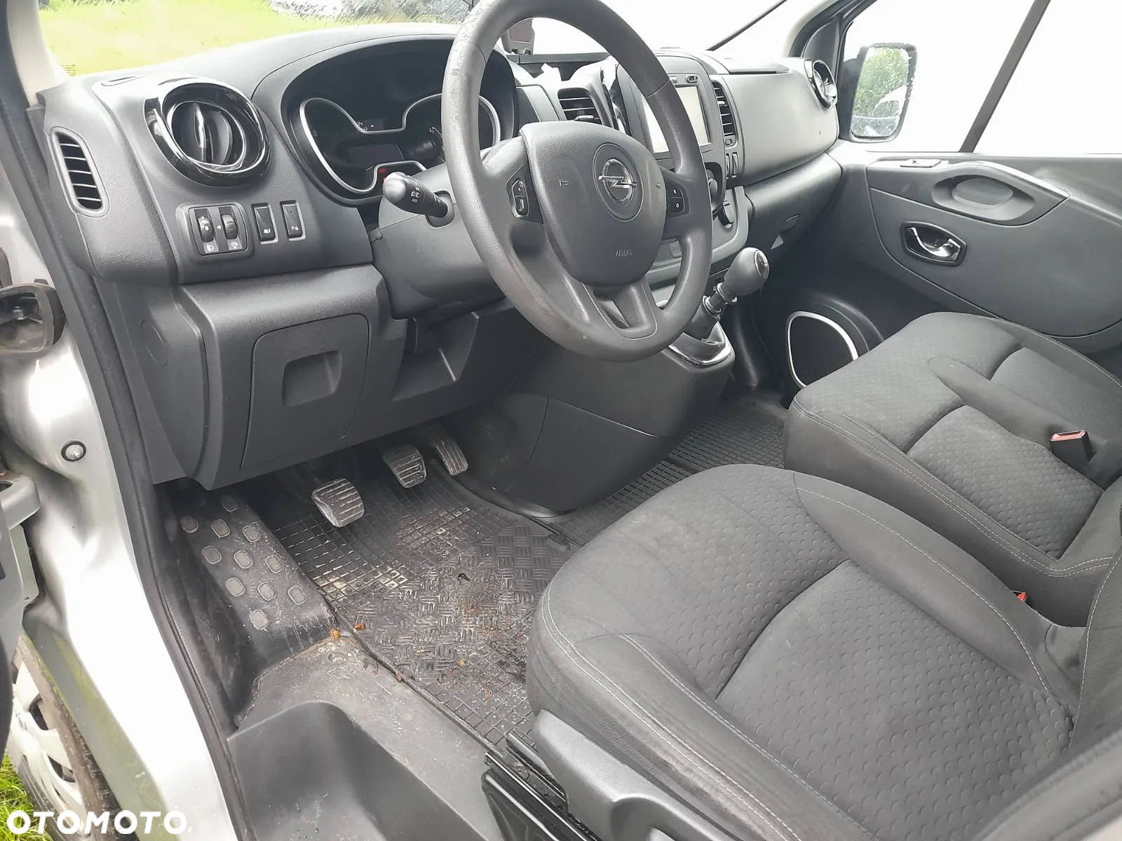 Opel Vivaro - 12