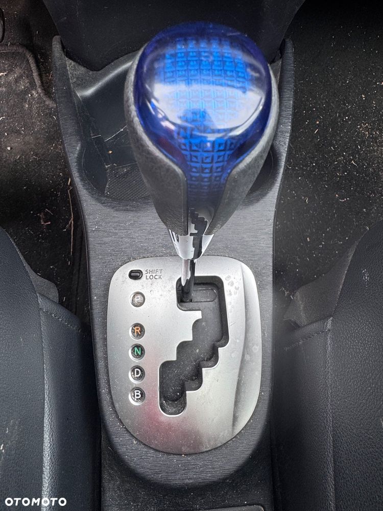 Toyota Yaris ver-hybrid-1-5-vvt--i - 14