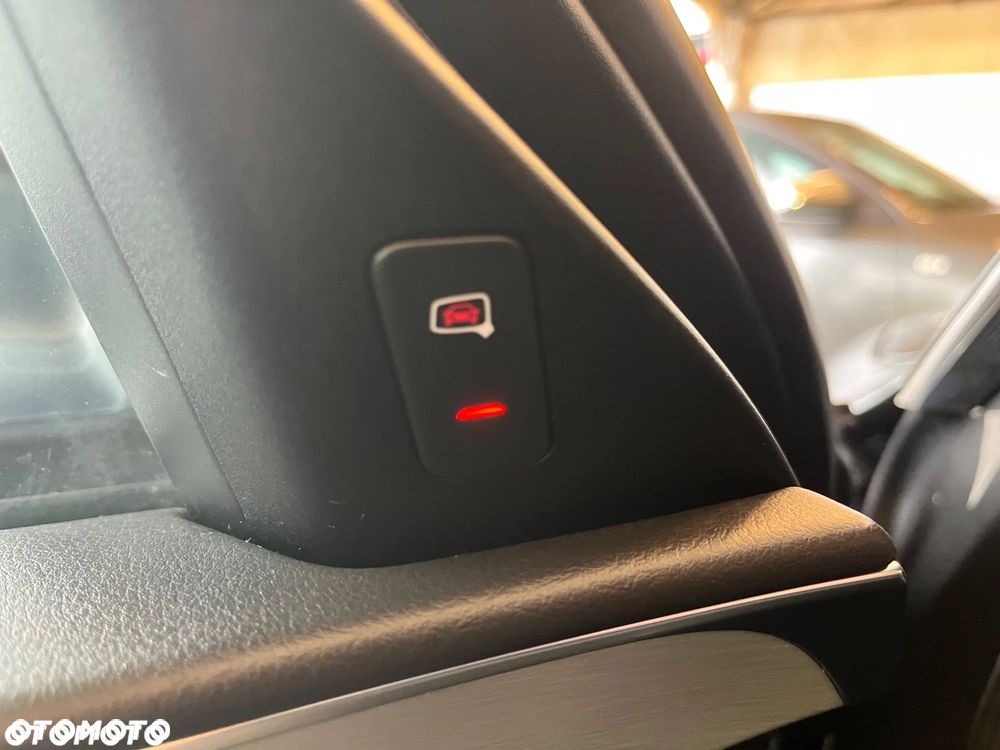 Audi A6 Avant 2.0 TDI Ultra DPF S tronic - 22