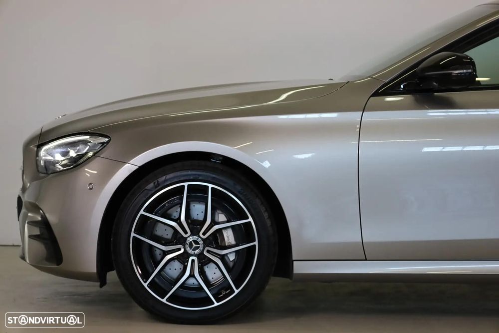 Mercedes-Benz E 300 e AMG Line - 13