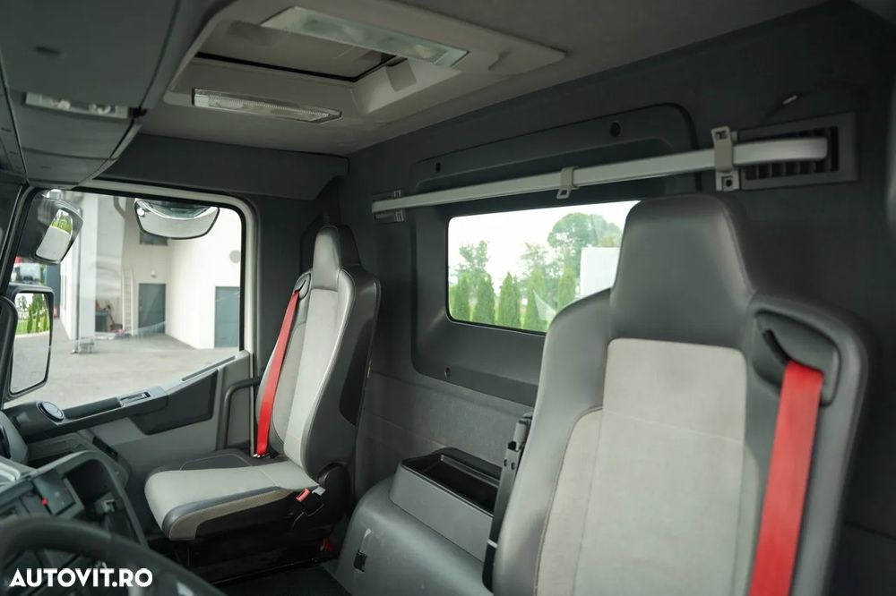 Renault C 430 / 6x4 / BASCULĂ CU 2 LATE / CUPLĂ HIDRAULICĂ + FASSI F155.A0.22 HDS / RADIOCOMANDĂ / ROTATOARE / CUPĂ / EURO 6 / - 30