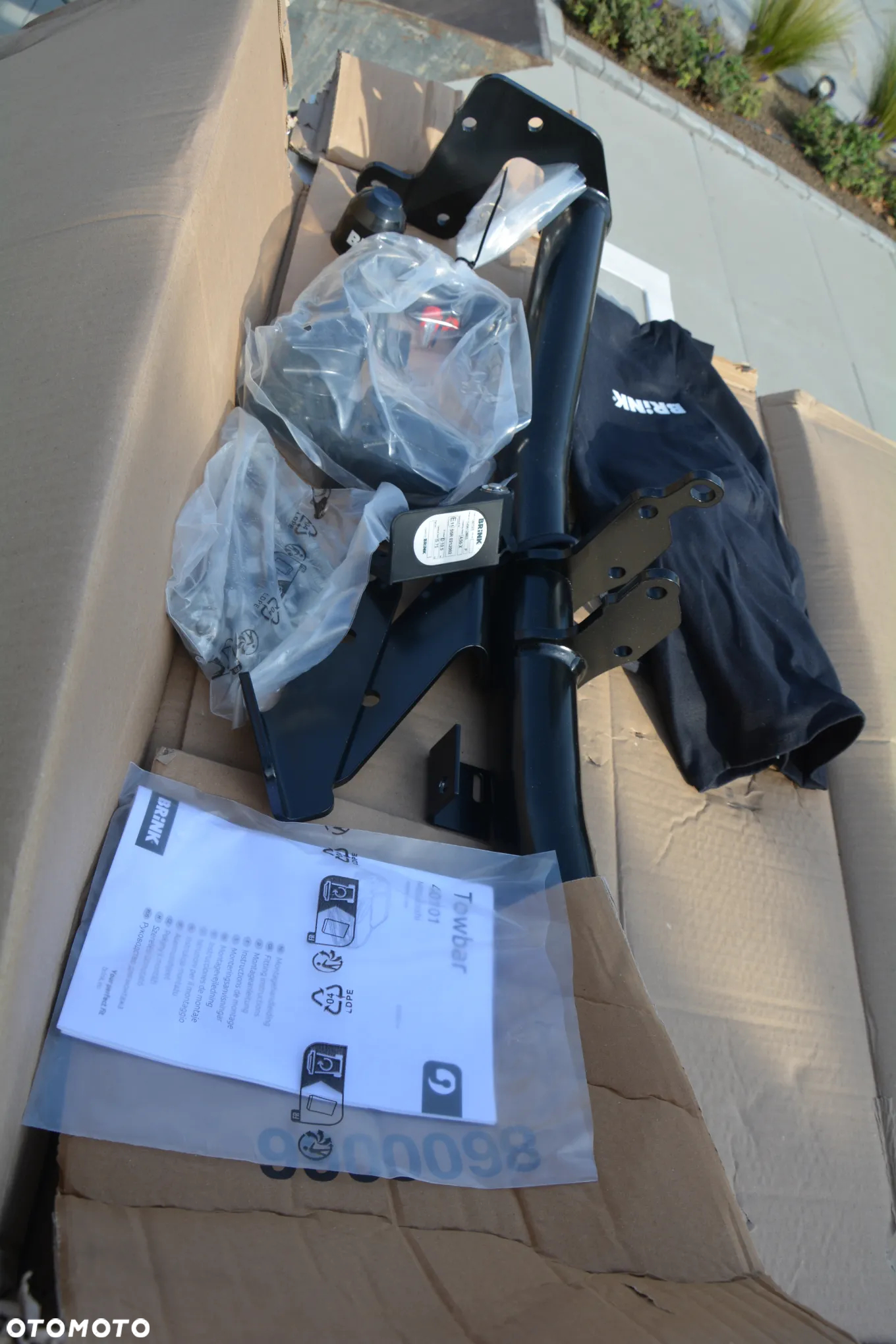Mitsubishi Eclipse Cross  2021  -  hak wypinany Brink na klucz - 3