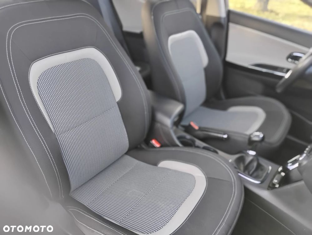 Kia Ceed 1.6 GDI Dream Team Edition - 23