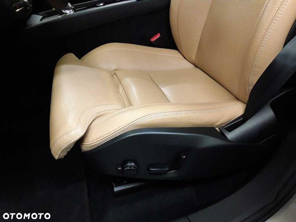 Volvo XC 60 B4 D AWD Ultimate Bright - 18