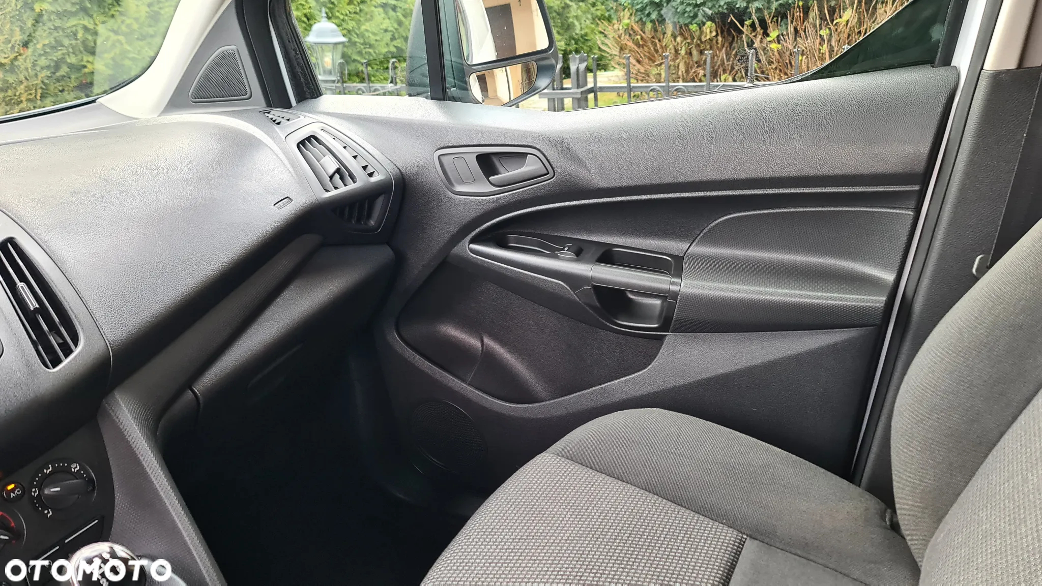 Ford TRANSIT CONNECT KLIMATYZACJA WEBASTO HAK PIĘKNY - 23