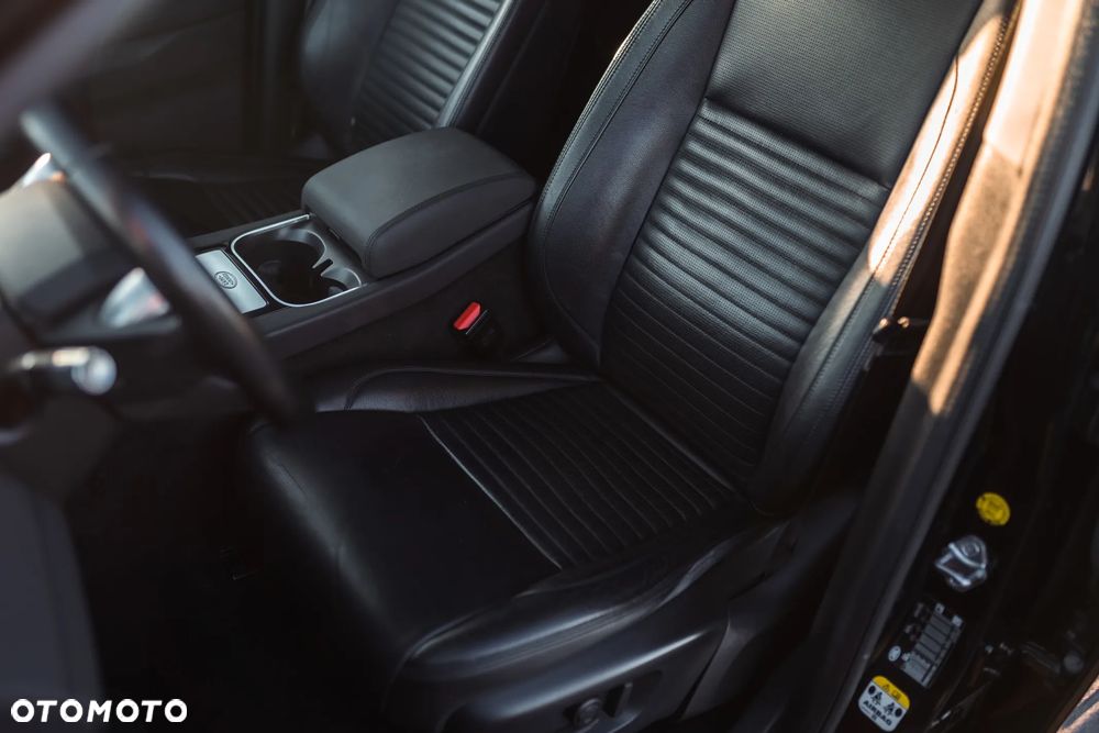 Land Rover Discovery Sport - 19