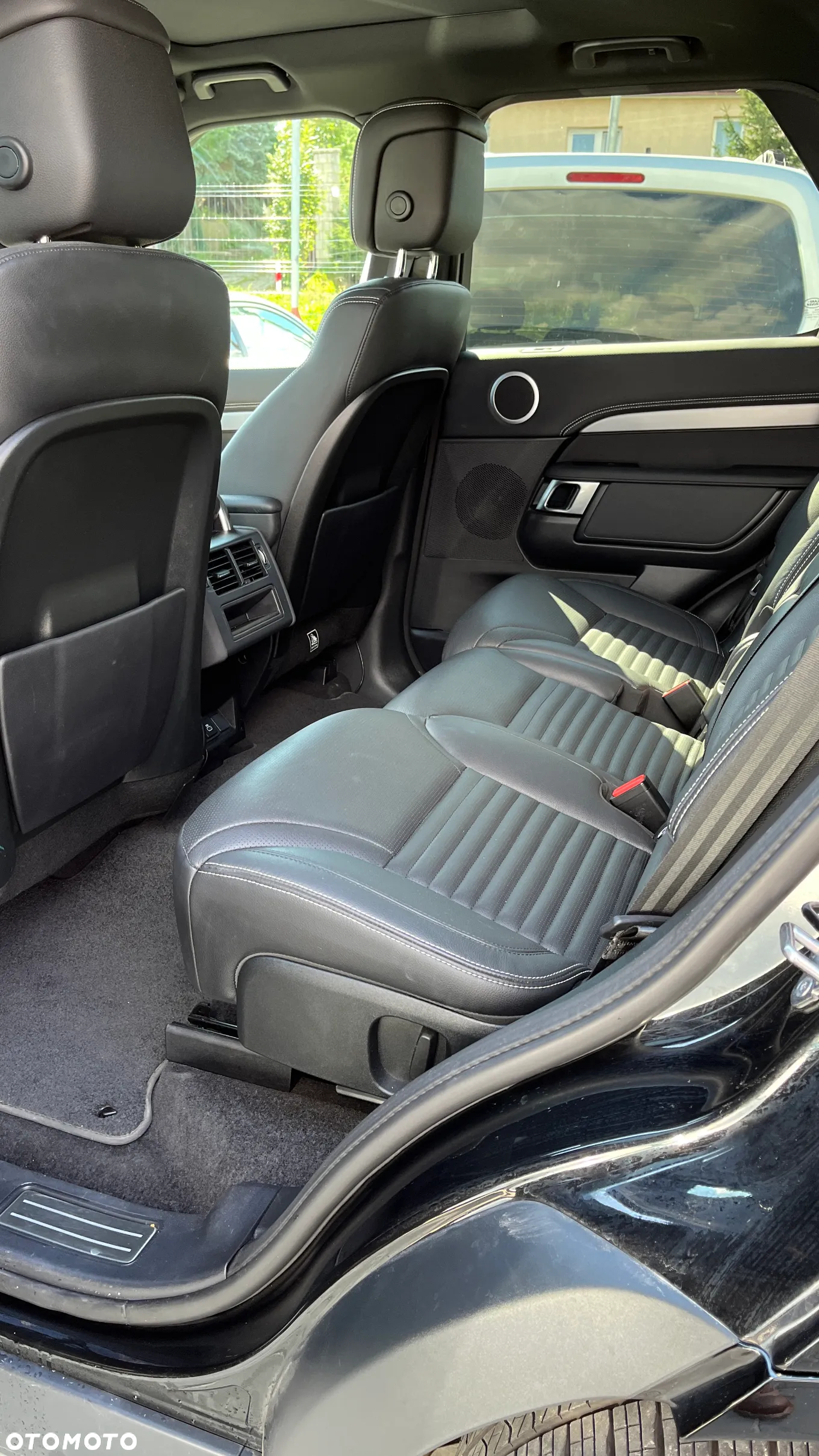 Land Rover Discovery V 2.0 P300 - 13