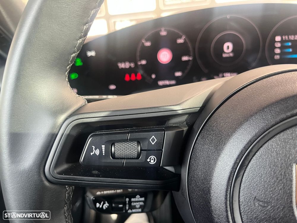 Porsche Taycan Standard - 27