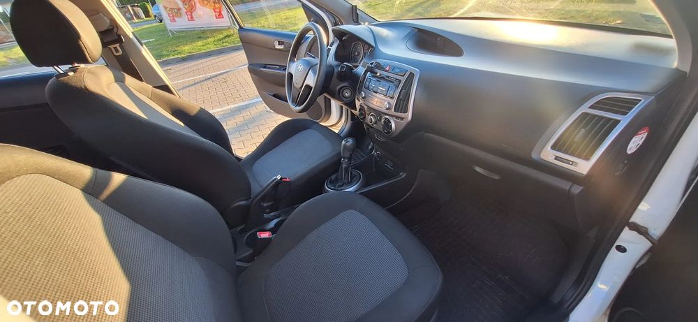 Hyundai i20 1.1 CRDi Comfort - 11