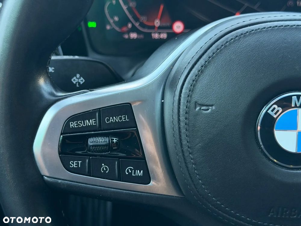 BMW Seria 3 330i Sport Line - 17