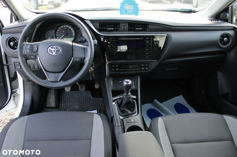 Toyota Auris - 23