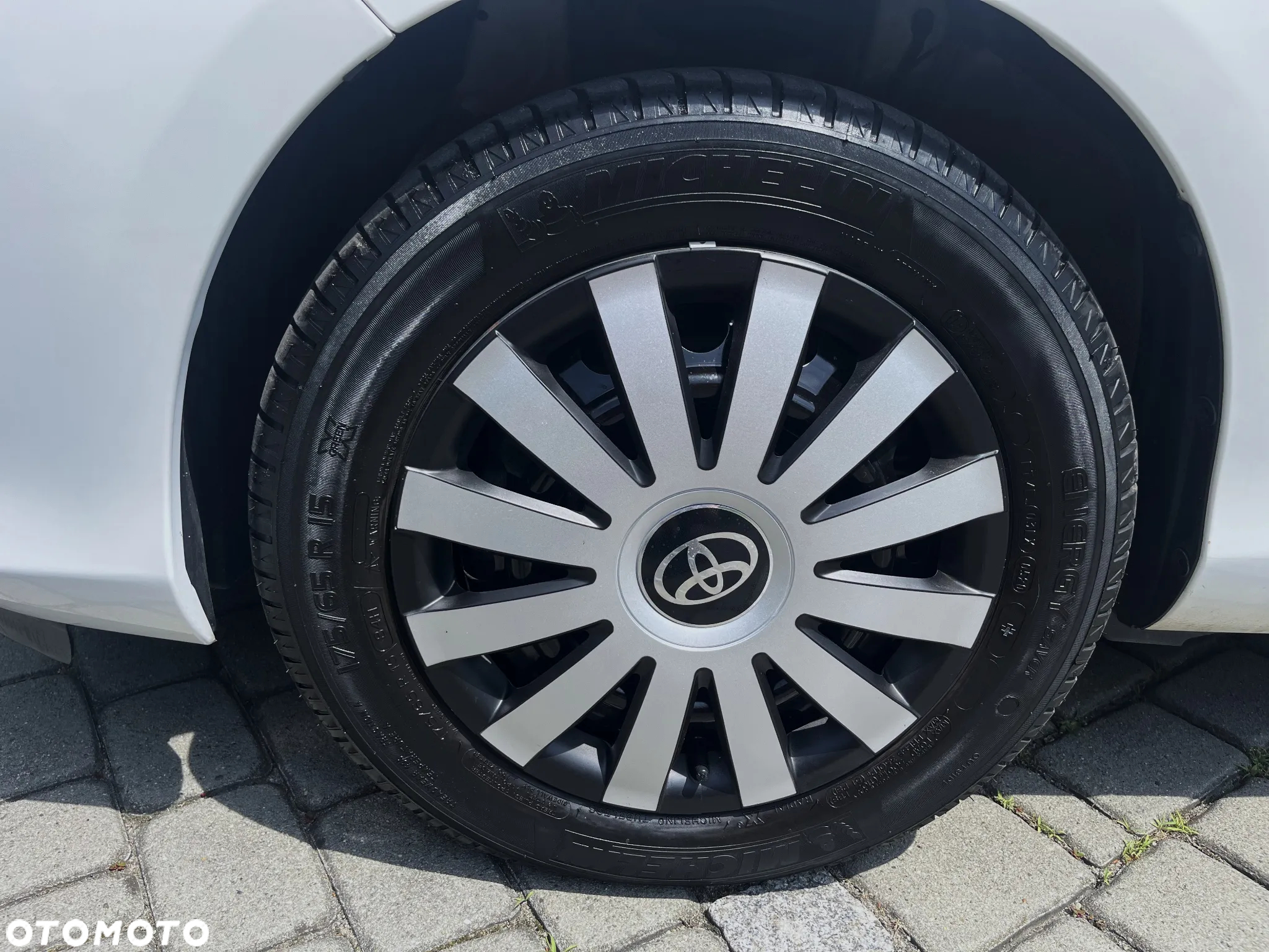 Toyota Yaris Hybrid 100 Premium - 39
